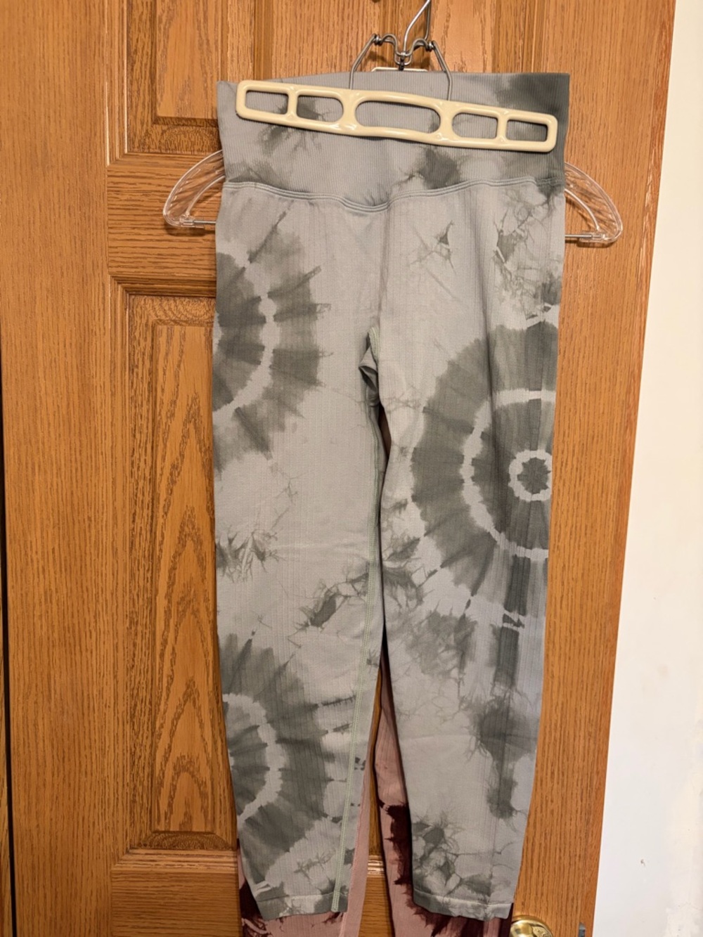 PINK Victoria's Secret Gray Tie-Dye Leggings